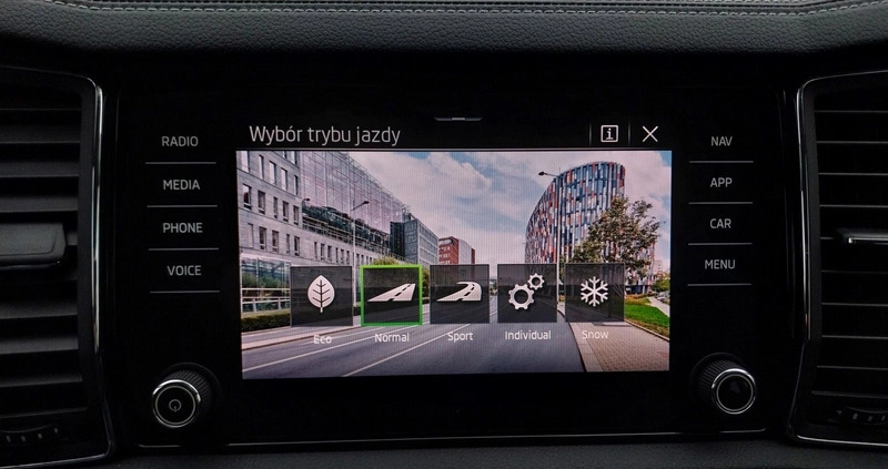 Skoda Kodiaq cena 168900 przebieg: 48337, rok produkcji 2022 z Barcin małe 781